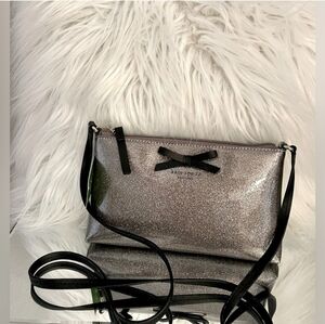 Kate Spade ♠️  Amy - Mavis Street Crossbody with Bow ♠️  Patent - Anthracite